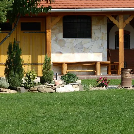 Napfeny Es Vendeghaz Appartement *