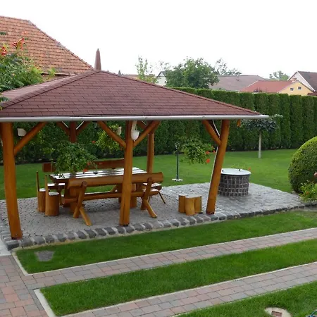 Apartment Napfeny Es Vendeghaz Egerszalok