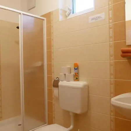 Napfeny Es Vendeghaz Apartment