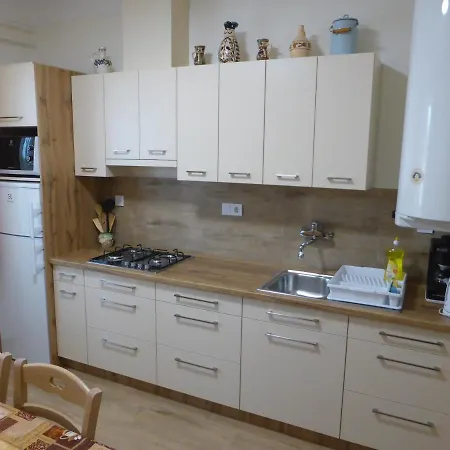 Napfeny Es Vendeghaz Apartment